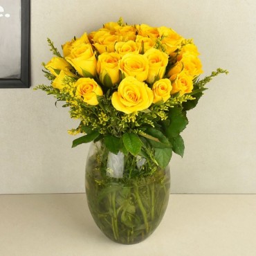 20 Yellow Roses Glass Vase